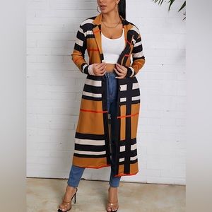 NEW NEVER WORN Lovely Trendy Turndown Collar Print Khaki Trench Jacket.